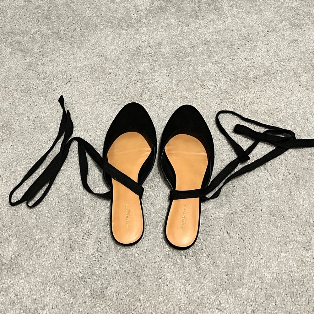 American Eagle Outfitters Black Flats with Straps
